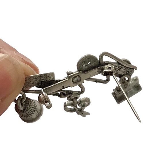 Adorable Sewing Dangle Brooch Pin - Pewter? - Picture 5 of 8